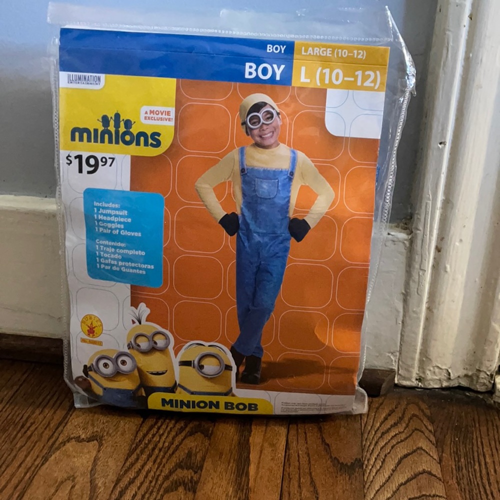 NEW MINIONS COSTUME SIZE 6